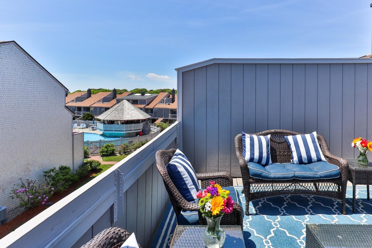 yachtsman condo for sale hyannis ma