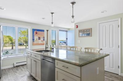 Yachtsman Condo--Beach view/Poolside 4BD--A/C, Private Balcony, Association Beach & Pool