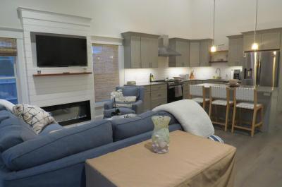Beautiful New Condo with Private Heated Pool