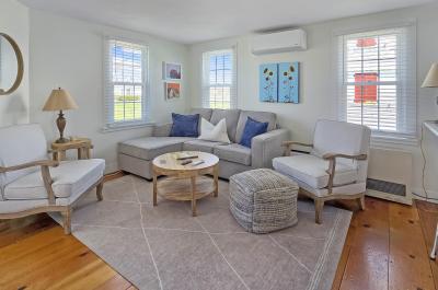 Sweet 2BD Beach Point Cottage--Direct Beach Access, A/C, Linens, Patio & Outdoor Shower