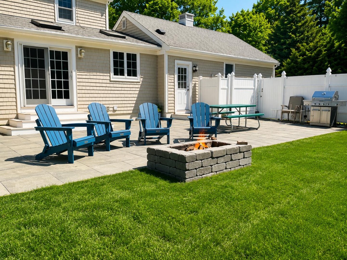 Firepit, gas grill, this is your outside oasis!