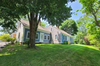 Stunning 6BD --A/C, Wonderful Deck, Patio & Yard, Walk to Wellfleet's Town Center